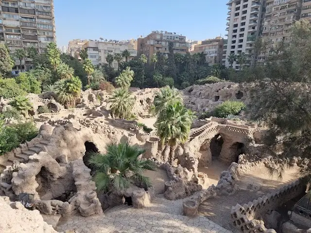 Aquarium Grotto Garden