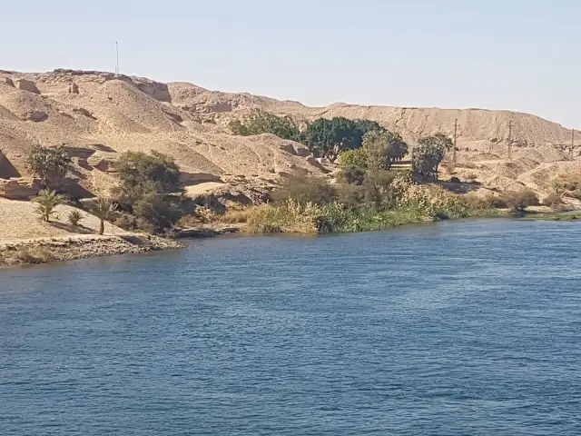 Gebel el-Silsila (i nærheten)