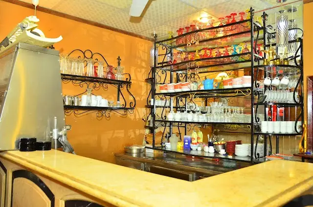مطعم سنوبس Snobs Restaurant