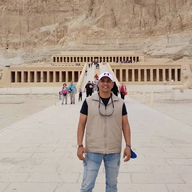 West Bank Egyptologist guide