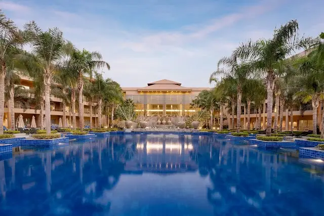Dusit Thani Lakeview Cairo
